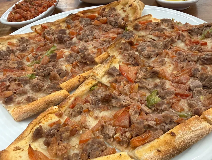 Kuşbaşılı Pide