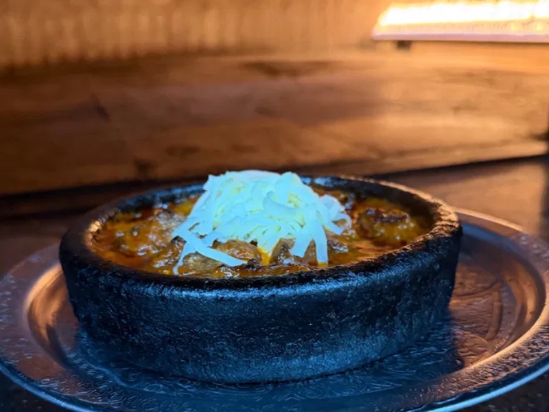 Kiremitte Kaşarlı Köfte