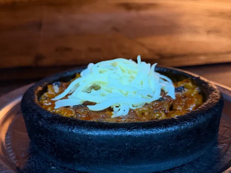 Kiremitte Kaşarlı Şiş